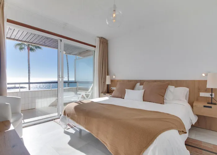 Facing The Sea And Marina Apartament Marbella