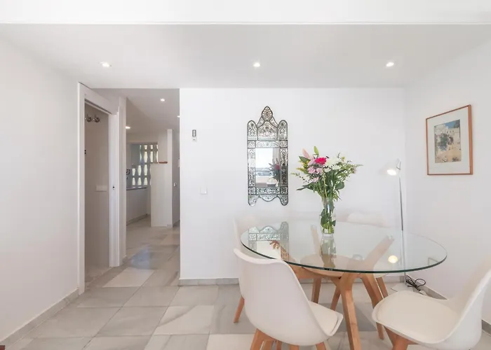 Apartament Facing The Sea And Marina Marbella