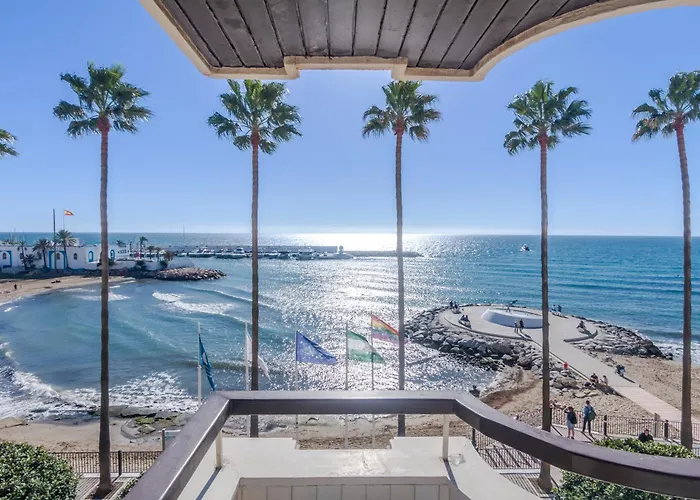 Facing The Sea And Marina Apartament